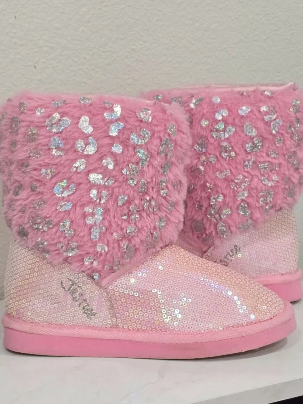Justice ✦ Sparkly Faux Fur Boots ✦ Pink Sequin Glitter Accents Light‑Up Sides 3